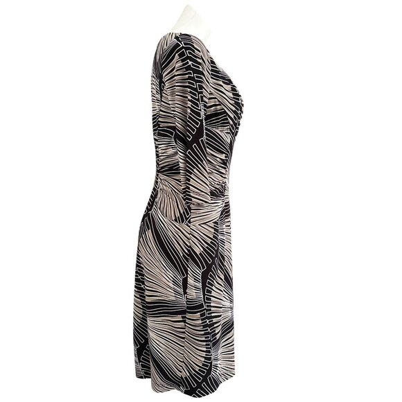 Adrianna Papell Black Beige Abstract Print Sheath Dress, Pleated Details Size 10 - Picture 4 of 10
